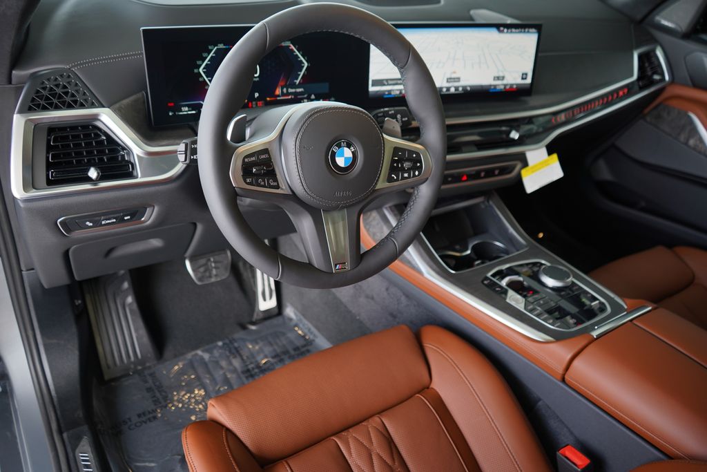 Thumbnail: 2026 BMW X7 - 13