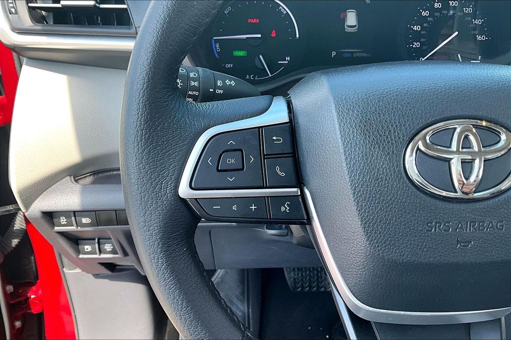 Used 2023 Toyota Sienna Van