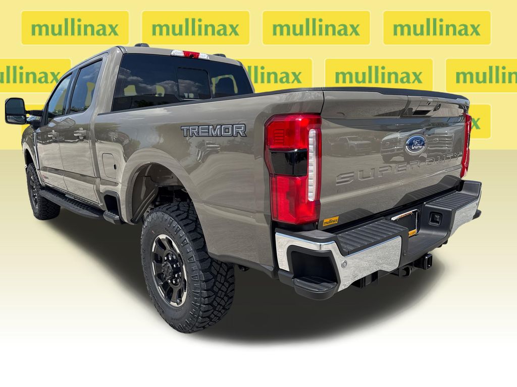 New 2026 Gray Ford Lariat image 4