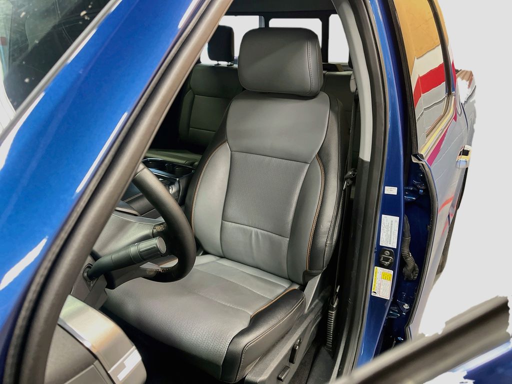 Used 2025 Blue Metallic Ford Lariat image 20