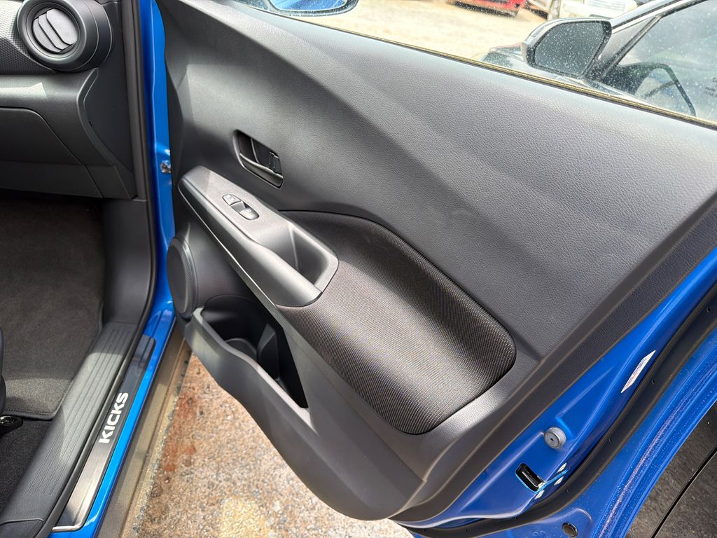 Used 2025 Blue Nissan S image 12