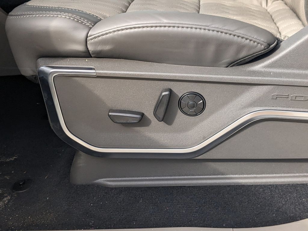 2025 Ford F-250 Super Duty Platinum