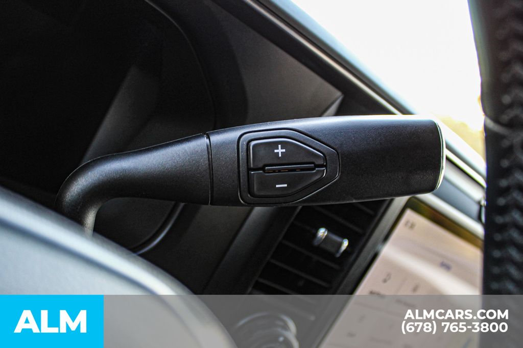 Used 2025 White Ford Platinum image 28