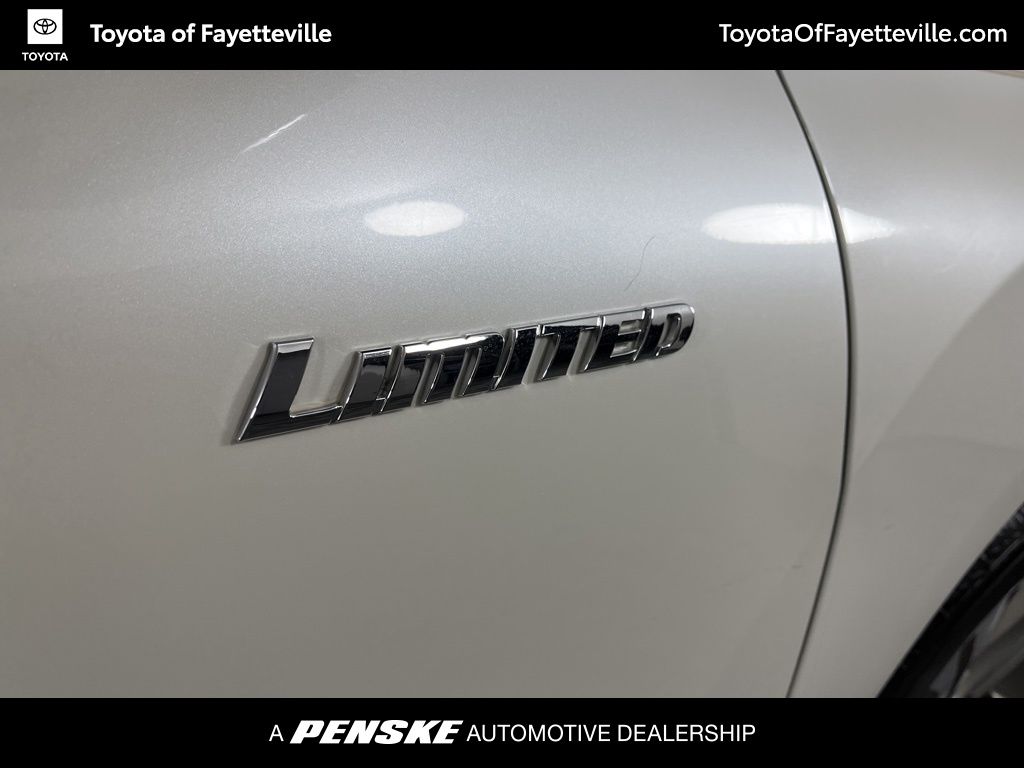 Thumbnail: 2012 Toyota Highlander - 3