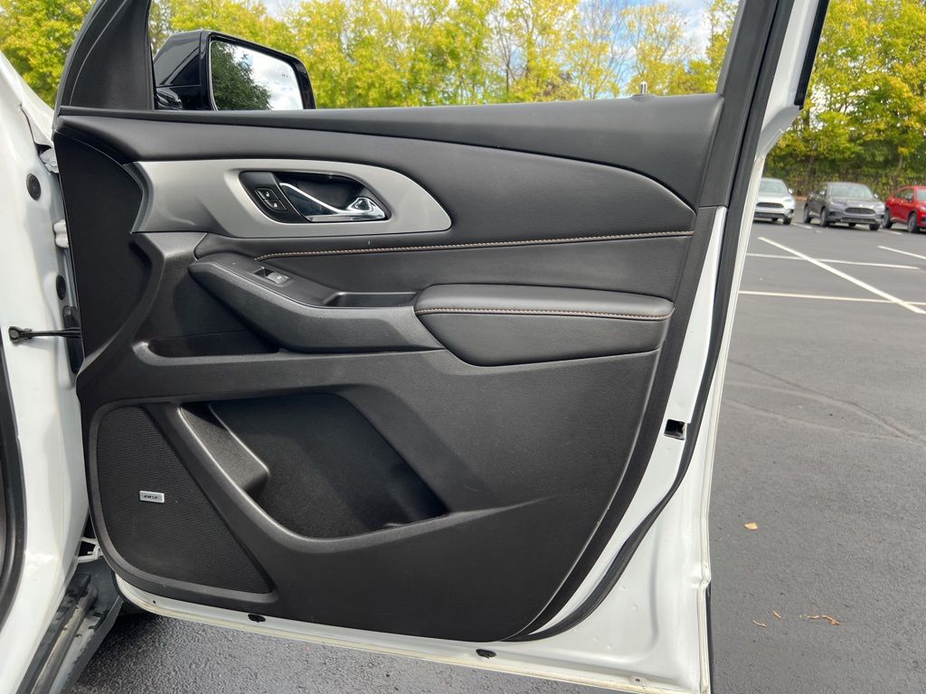 Thumbnail: 2019 Chevrolet Traverse - 28