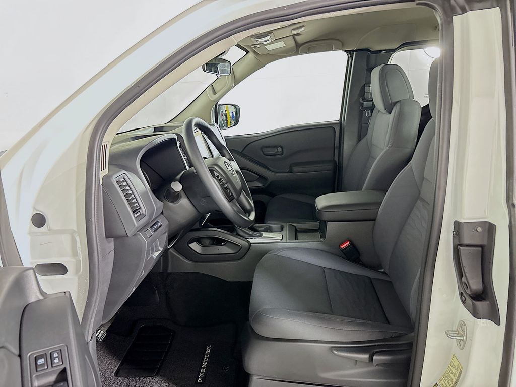 2023 Nissan Frontier S