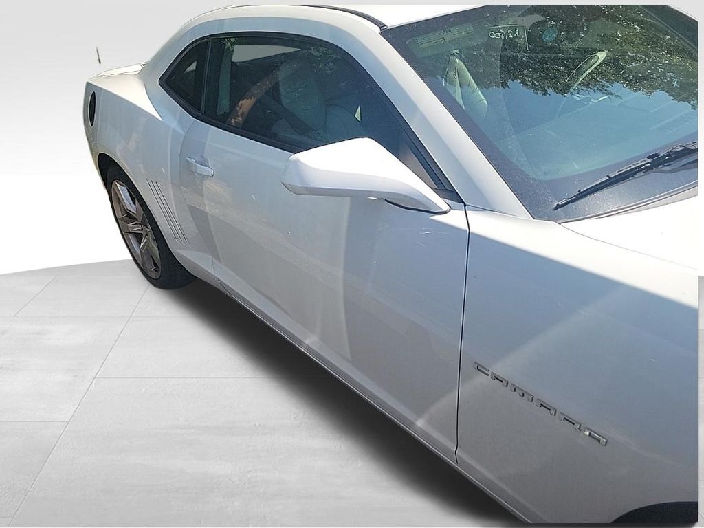 Used 2010 White Chevrolet SS image 7