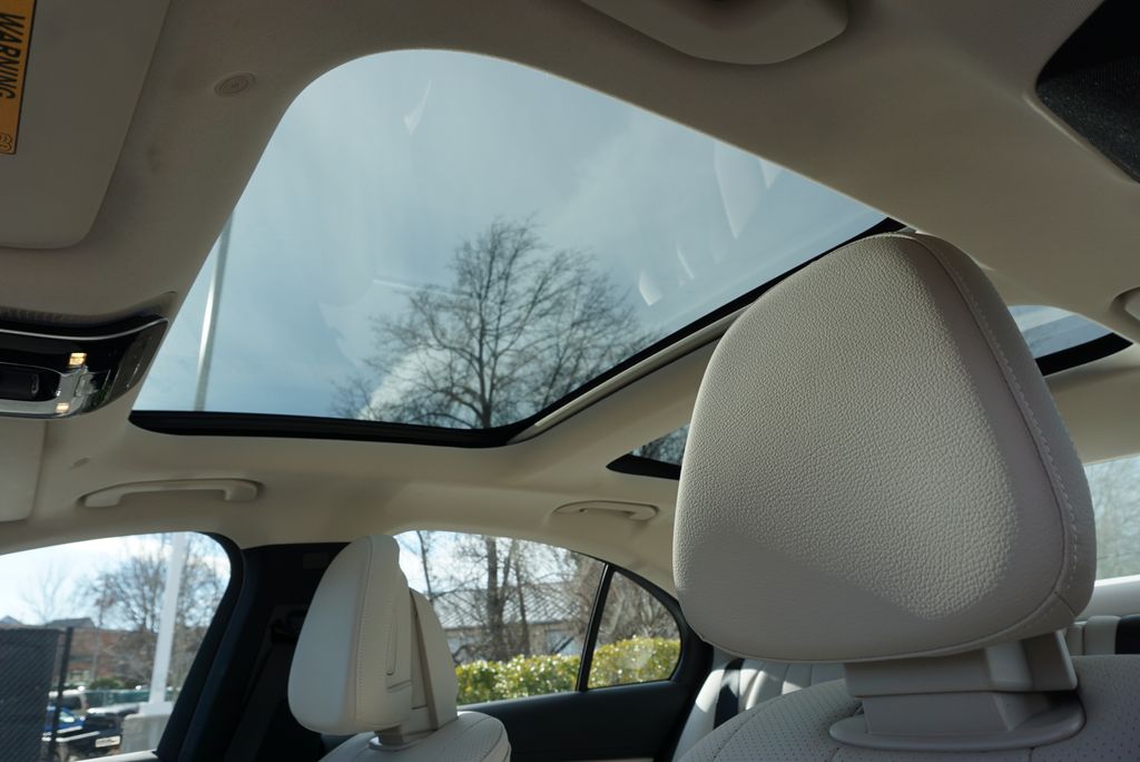 Thumbnail: 2025 Mercedes-Benz E-Class - 12