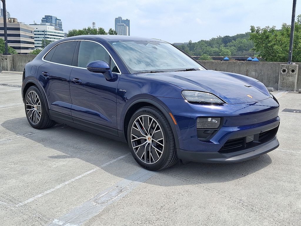 Thumbnail: 2025 Porsche Macan - 7