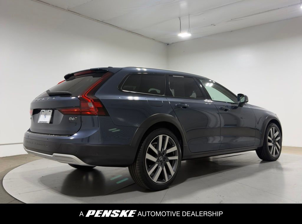 Denim Blue Metallic 2022 Volvo V90 Cross Country B6 AWD Wagon All-Wheel Drive Automatic