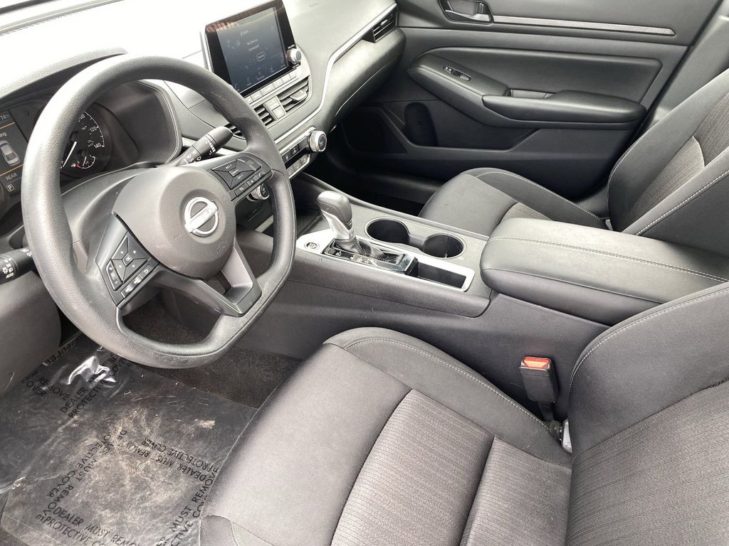 2025 Nissan Altima S - Photo 27