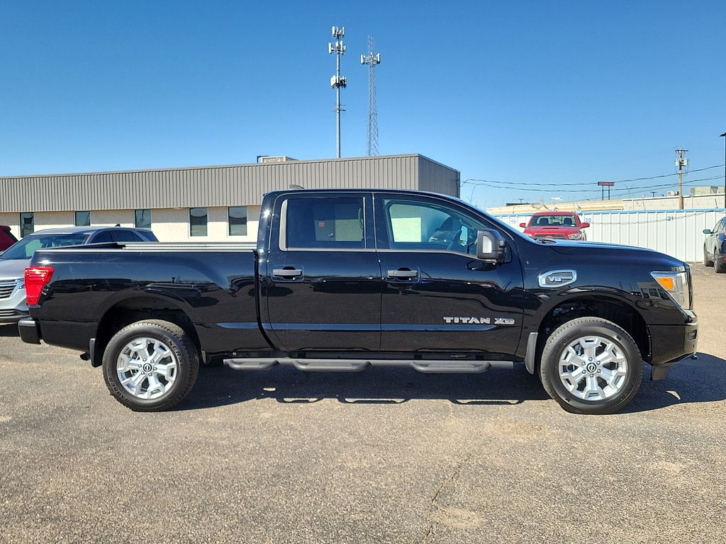 2024 Nissan Titan XD SV - 11