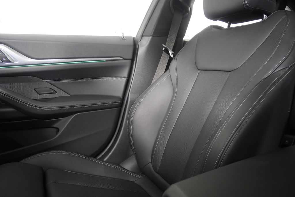 Thumbnail: 2025 BMW 4 Series - 29