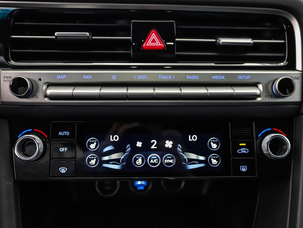 Thumbnail: 2025 Genesis G70 - 18