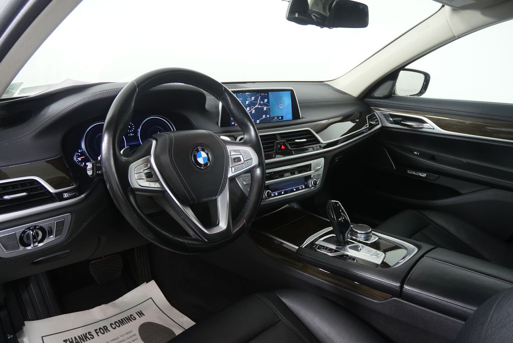 Thumbnail: 2018 BMW 7 Series - 13