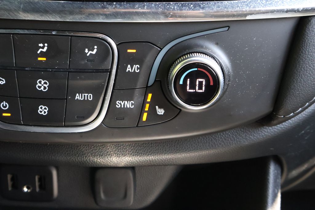 2023 Chevrolet Traverse LT 20
