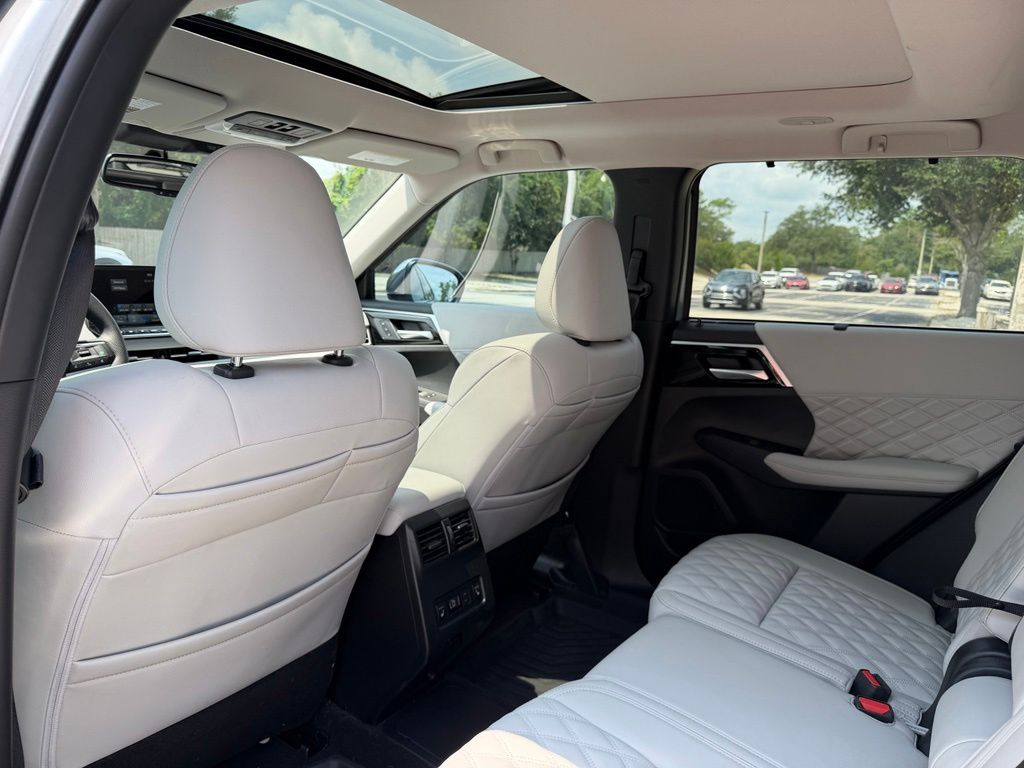 Used 2025 Mitsubishi Outlander PHEV SUV