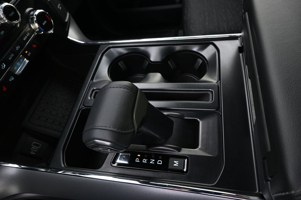 New 2025 Black Ford XLT Hybrid image 33