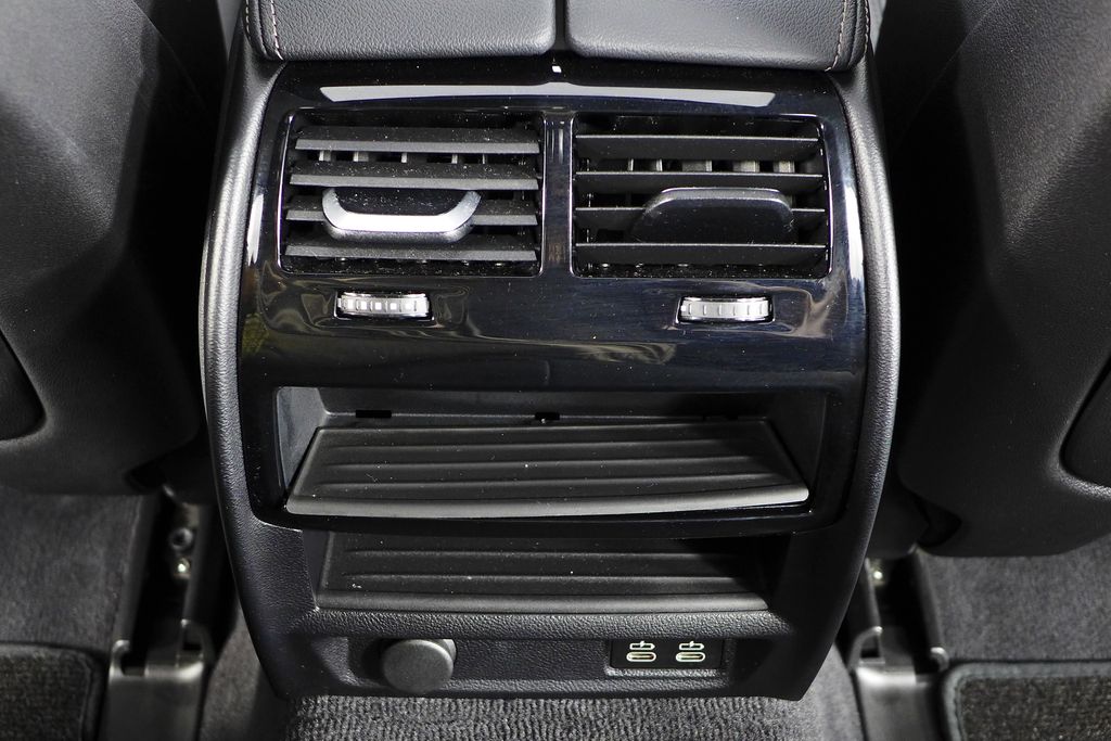 Thumbnail: 2023 BMW 5 Series - 23