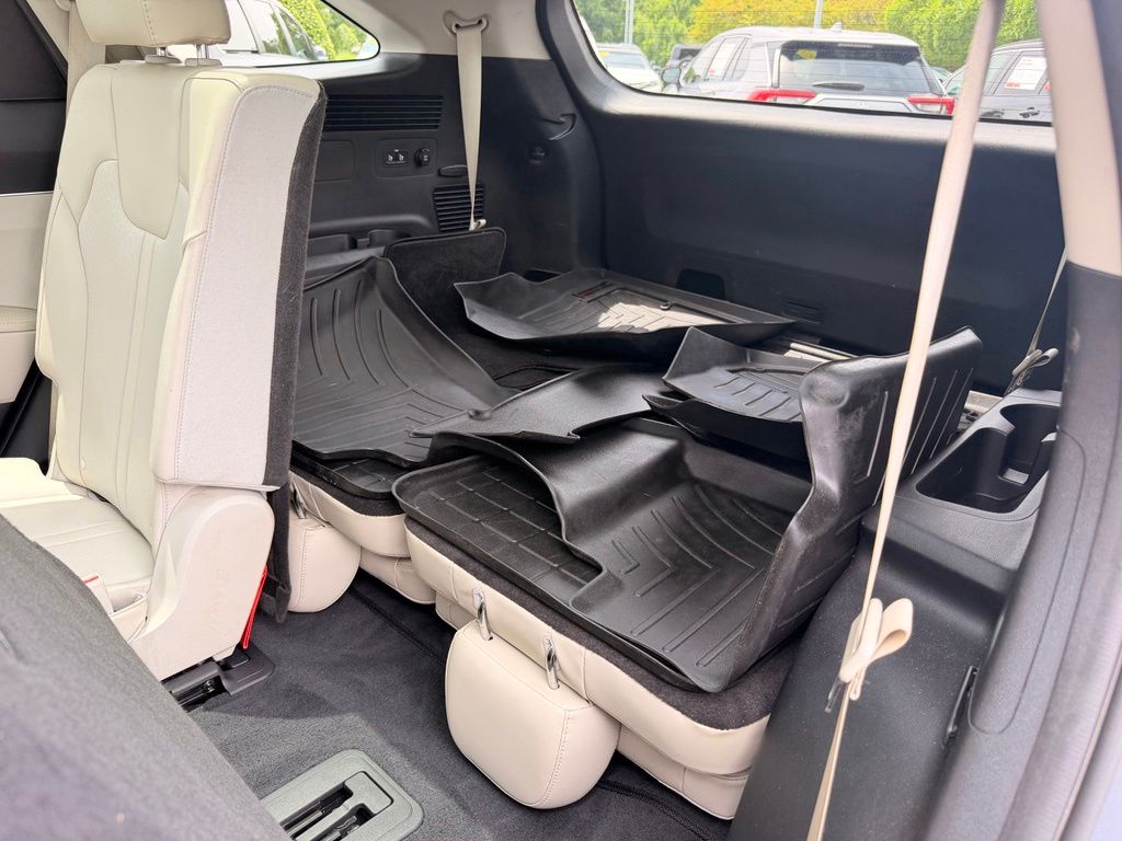 2022 Kia Sorento S Silver - Jim Hudson Acura - Image 14