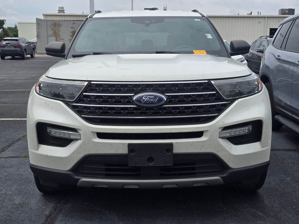 Used 2020 White Ford XLT image 2
