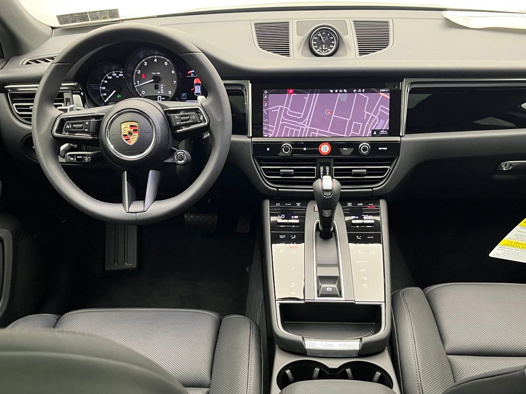 Thumbnail: 2025 Porsche Macan - 25