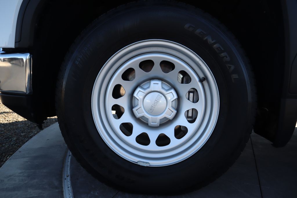 Thumbnail: 2025 GMC Sierra 1500 - 32