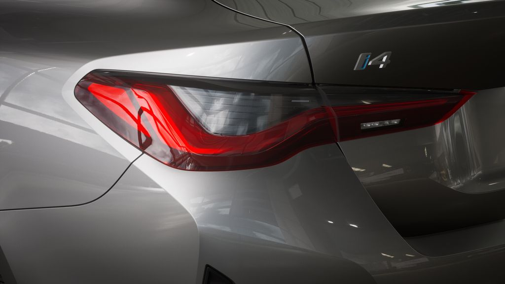 Thumbnail: 2025 BMW i4 - 8