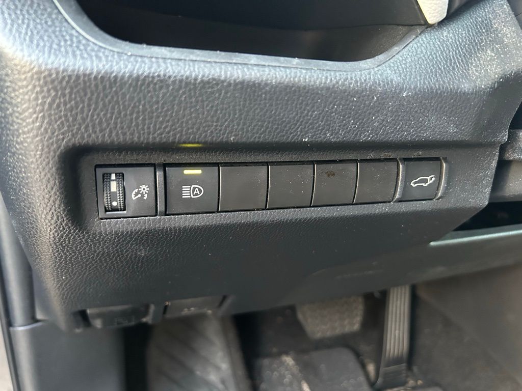 Thumbnail: 2023 Toyota RAV4 - 18