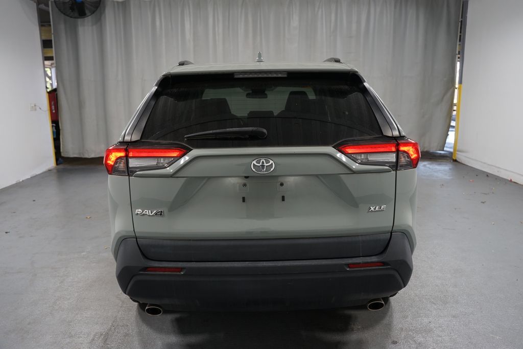 2021 Toyota RAV4 XLE 5