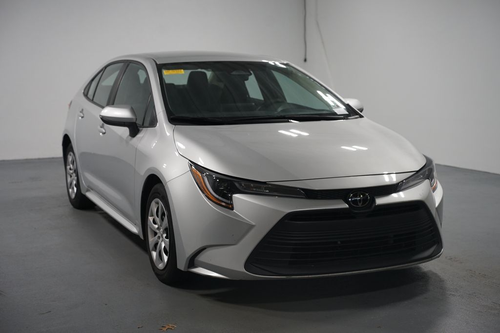 Thumbnail: 2023 Toyota Corolla - 3