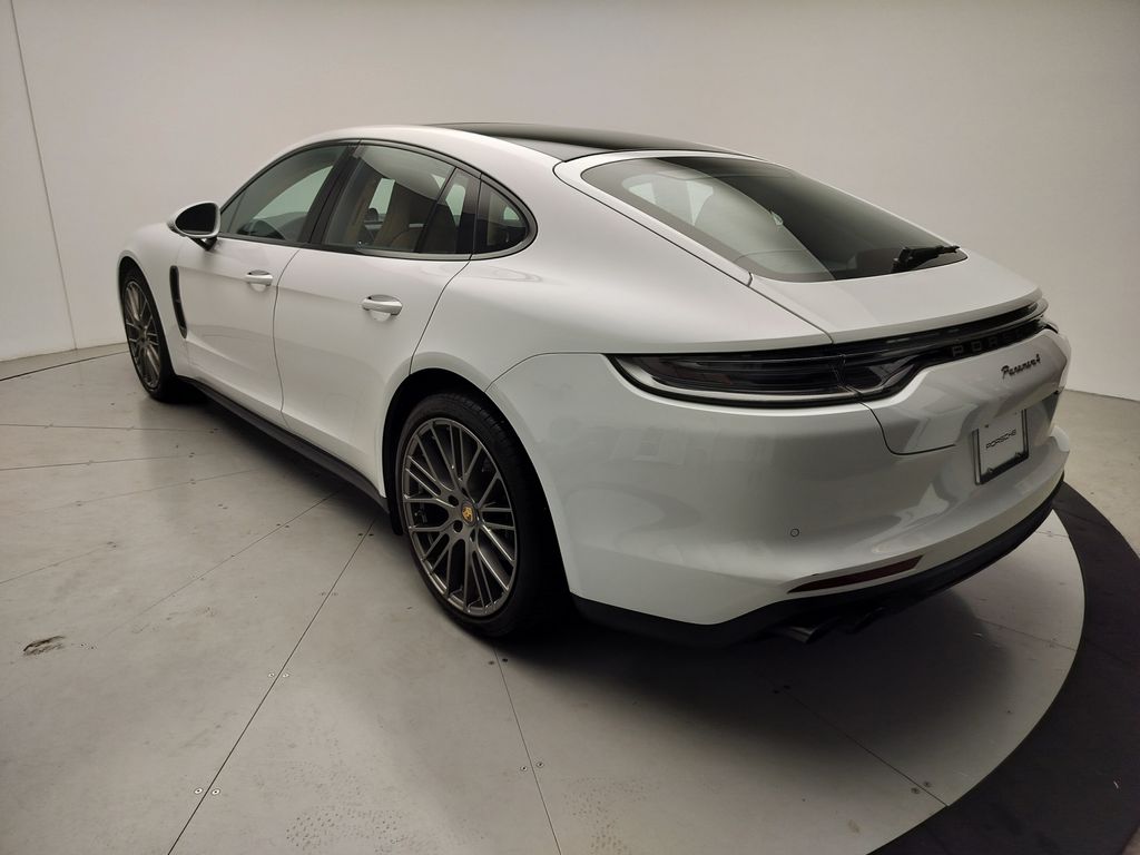 Thumbnail: 2023 Porsche Panamera - 7