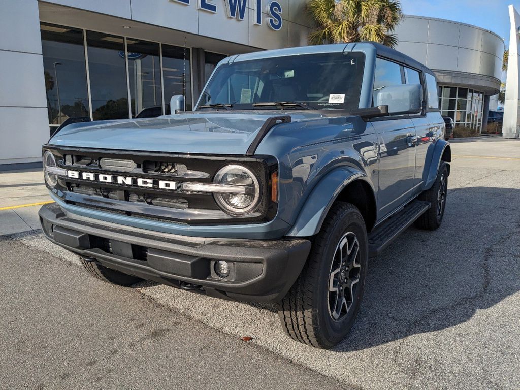 2024 Ford Bronco Outer Banks