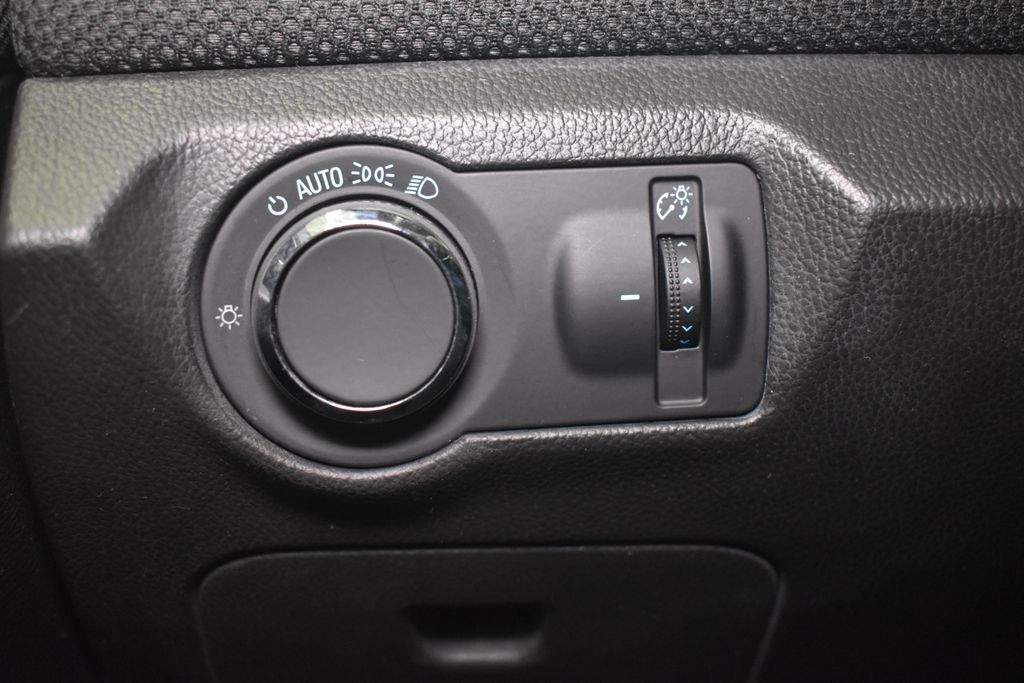 2012 Chevrolet Cruze LT 19