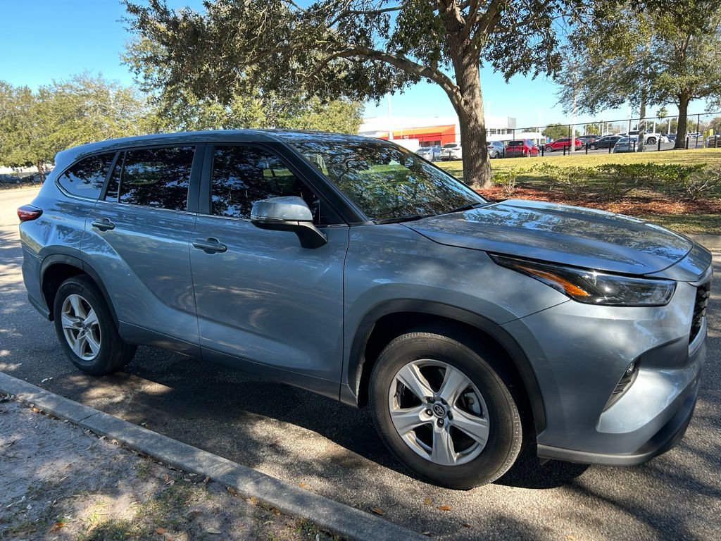 Thumbnail: 2023 Toyota Highlander - 7