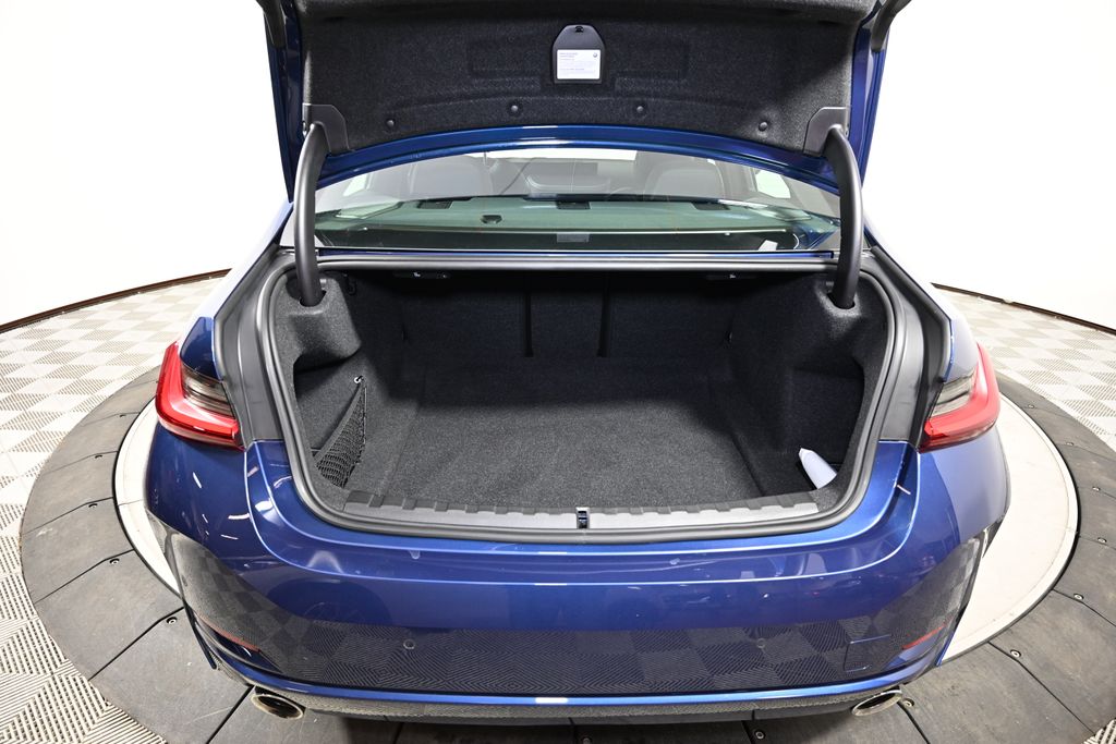 Thumbnail: 2023 BMW 3 Series - 10