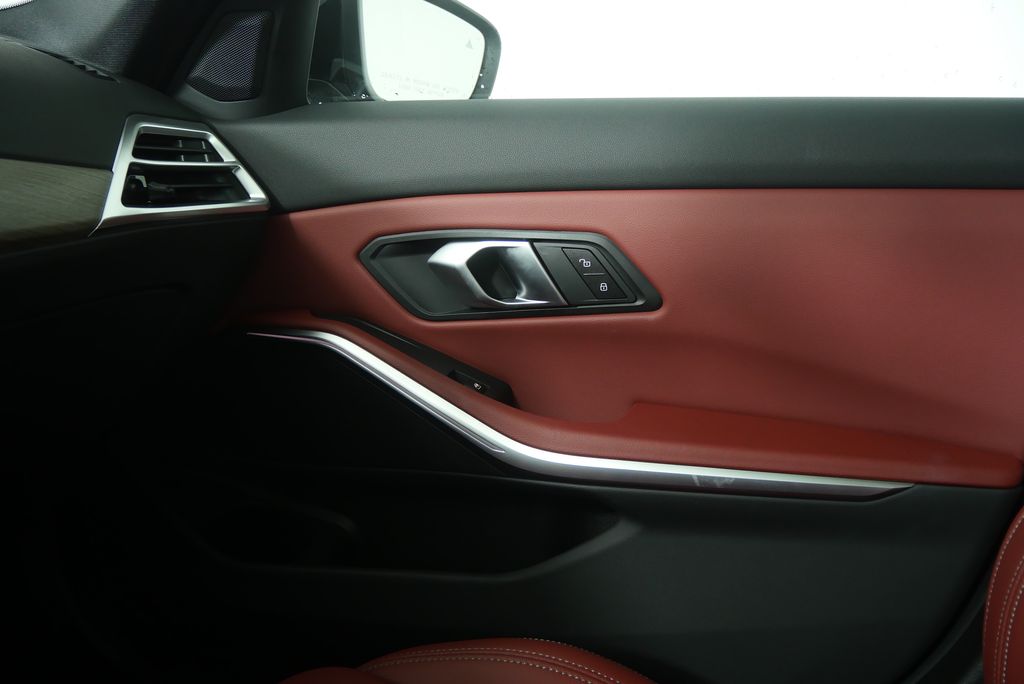 Thumbnail: 2025 BMW 3 Series - 29