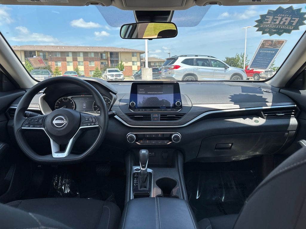 Used 2025 Nissan Altima Sedan