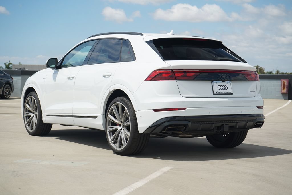 Thumbnail: 2026 Audi Q8 - 3
