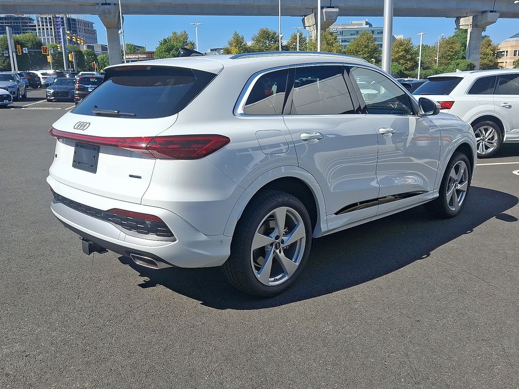 Thumbnail: 2025 Audi Q5 - 3