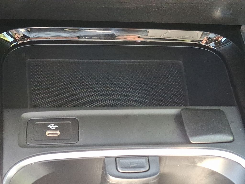 Thumbnail: 2026 Mercedes-Benz GLB - 24