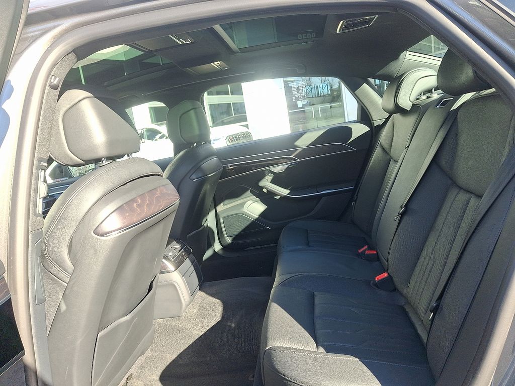 Thumbnail: 2021 Audi A8 - 10