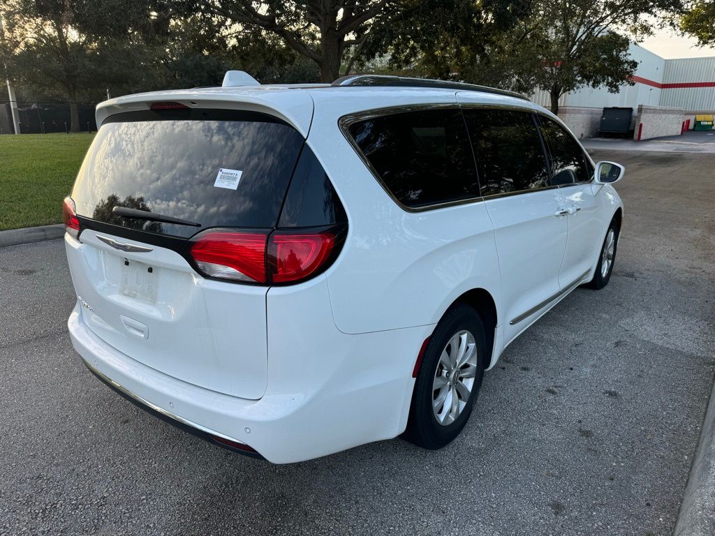 2019 Chrysler Pacifica Touring L 5