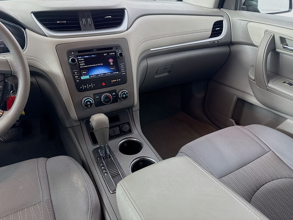 2015 Chevrolet Traverse LS photo