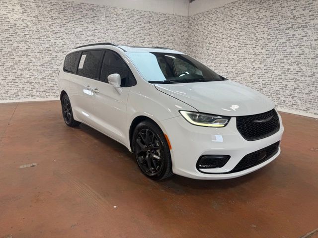 Bright White Clearcoat 2022 Chrysler Pacifica Minivan Front-Wheel Drive 9-Speed Automatic