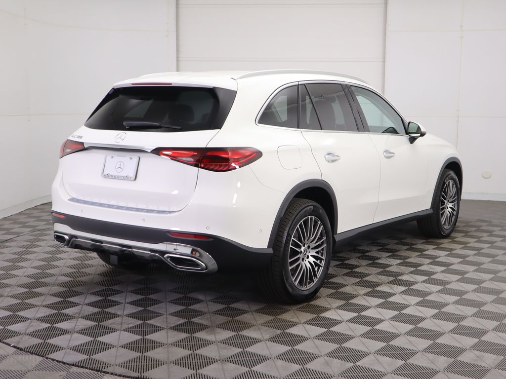 Thumbnail: 2026 Mercedes-Benz GLC - 5
