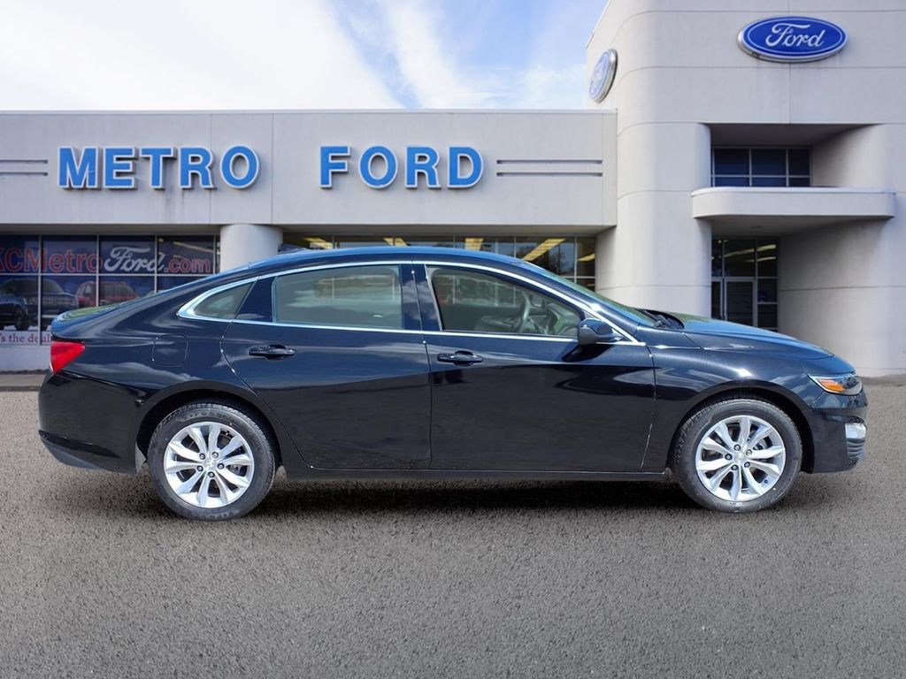 Used 2024 Chevrolet Malibu 1LT with VIN 1G1ZD5ST6RF120050 for sale in Kansas City