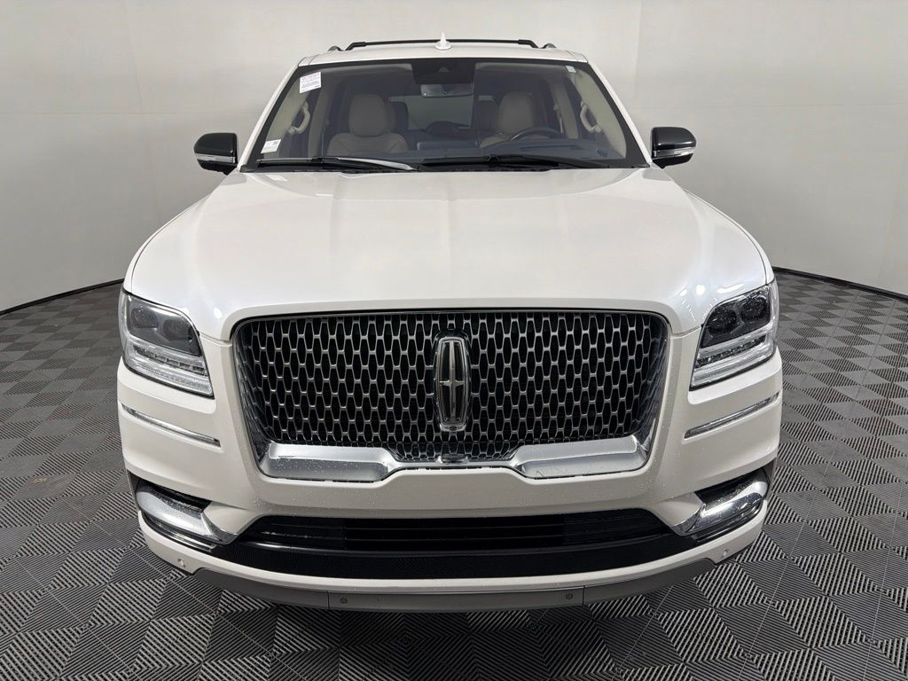 Thumbnail: 2019 Lincoln Navigator L - 2