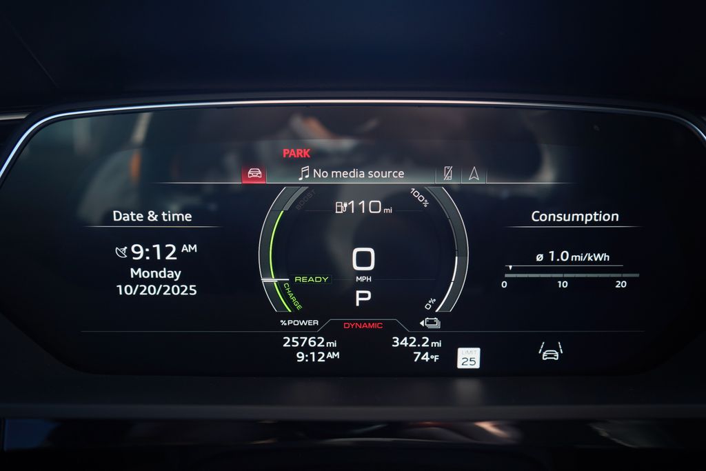 Thumbnail: 2024 Audi Q8 e-tron - 10