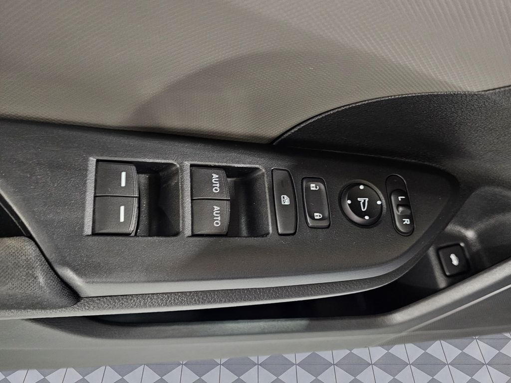 Used 2018  Honda LX image 21